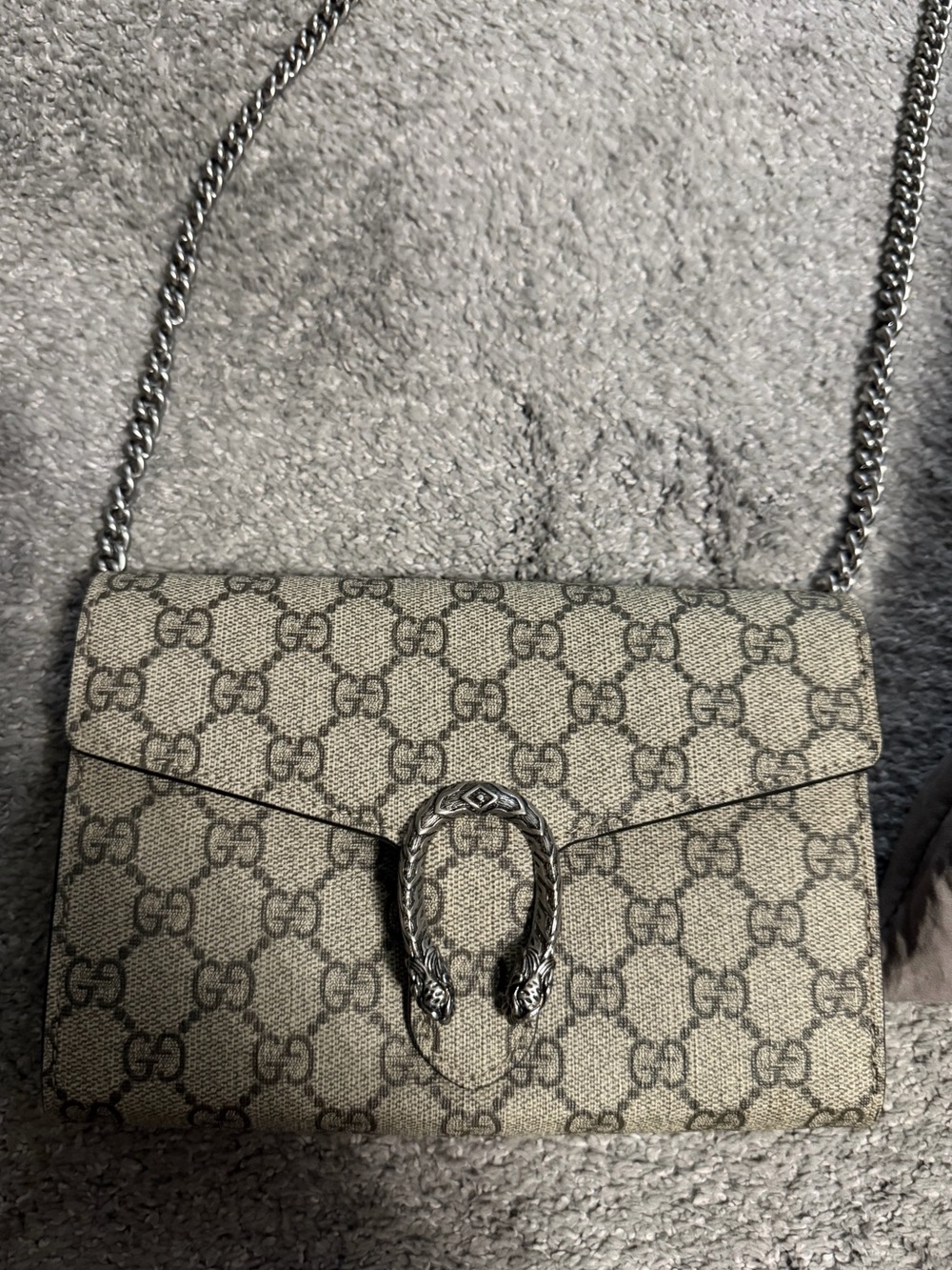 Gucci Beige GG Supreme Dionysus Shoulder Bag with Silver Hardware - Picture 1 of 5